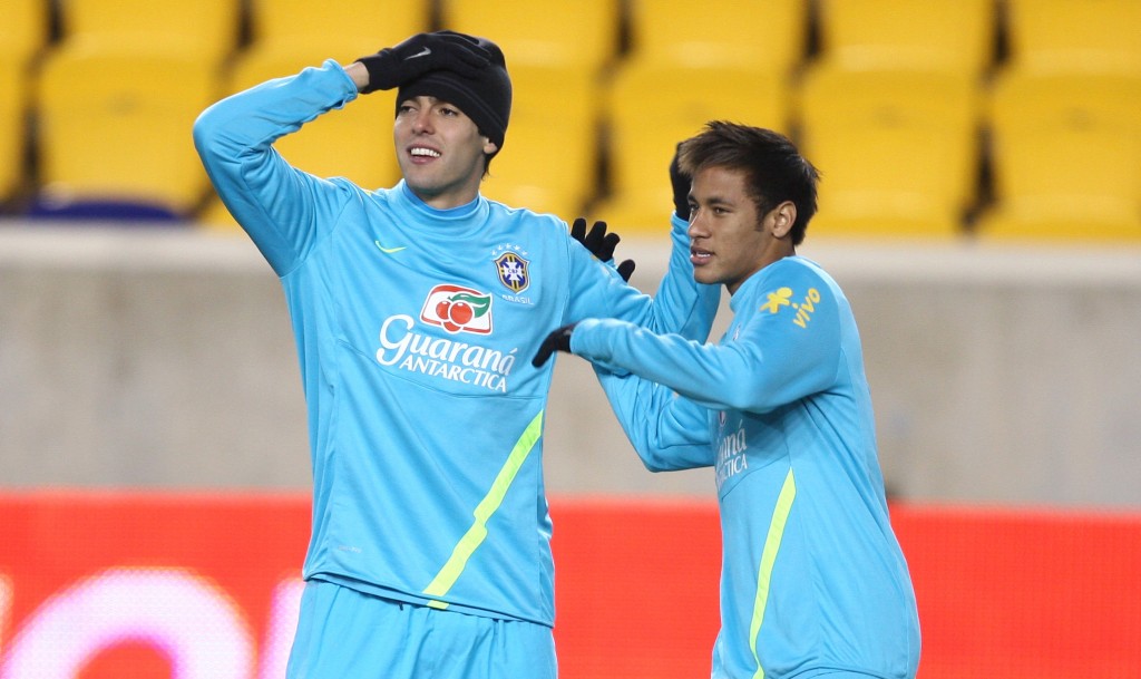 Kaká and Neymar training for Brazil
